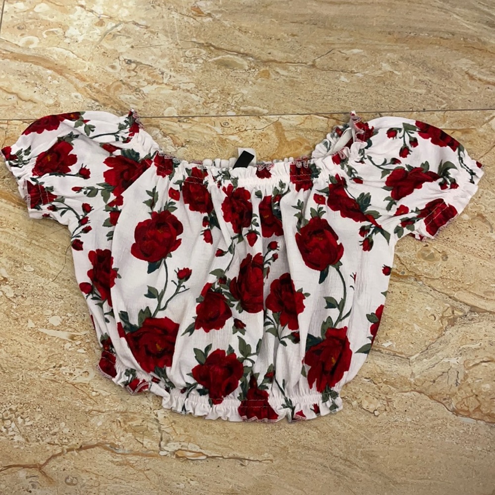White and red roses crop top